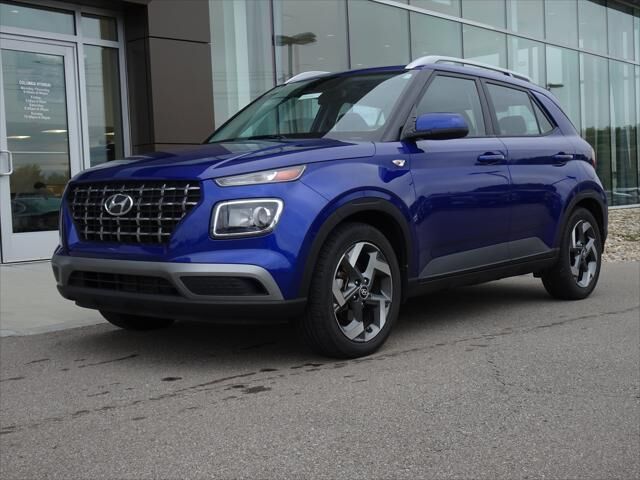 2022 Hyundai VENUE SEL — photo 1 of 13