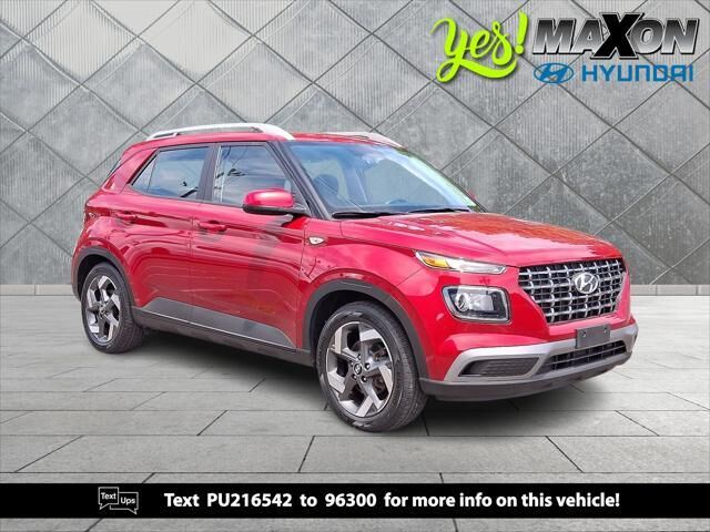 2023 Hyundai VENUE SEL — photo 1 of 14