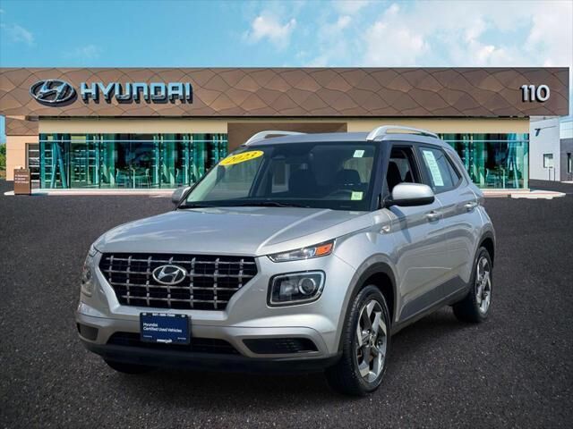 2023 Hyundai VENUE SEL — photo 1 of 26