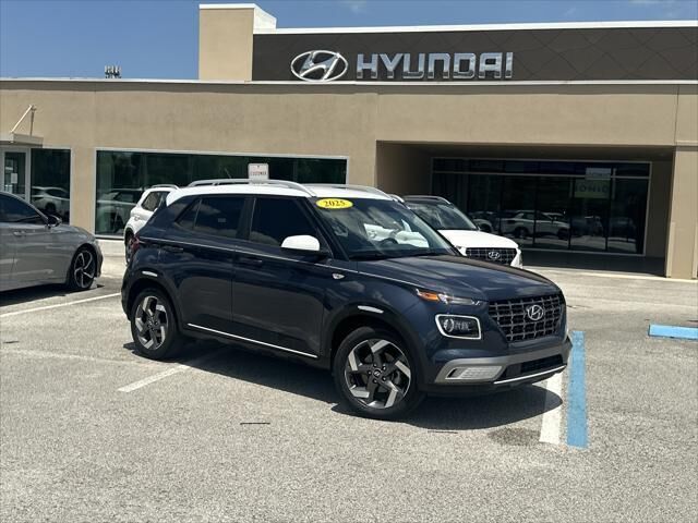 2025 Hyundai VENUE Limited — photo 1 of 13