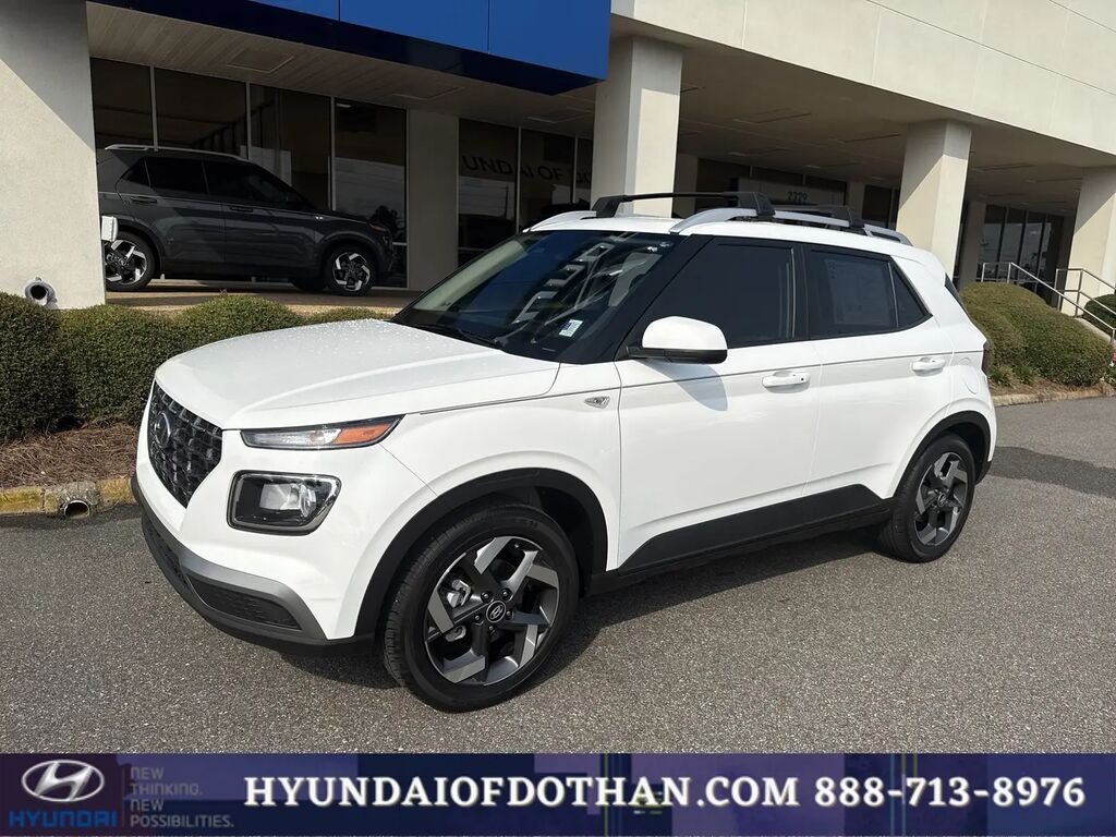 2025 Hyundai VENUE SEL — photo 1 of 13