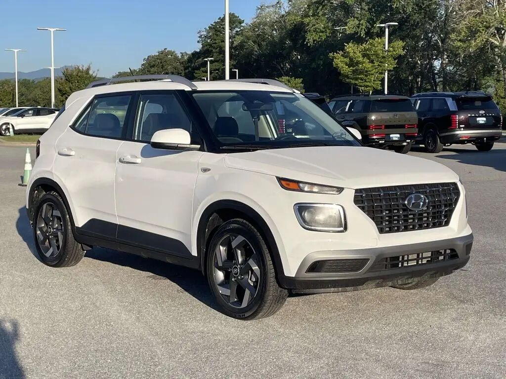 2026 Hyundai VENUE SEL — photo 1 of 13