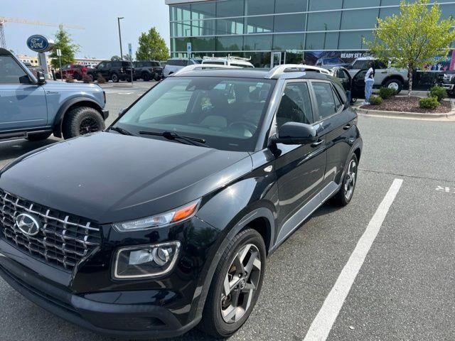 2021 Hyundai VENUE SEL — photo 1 of 4