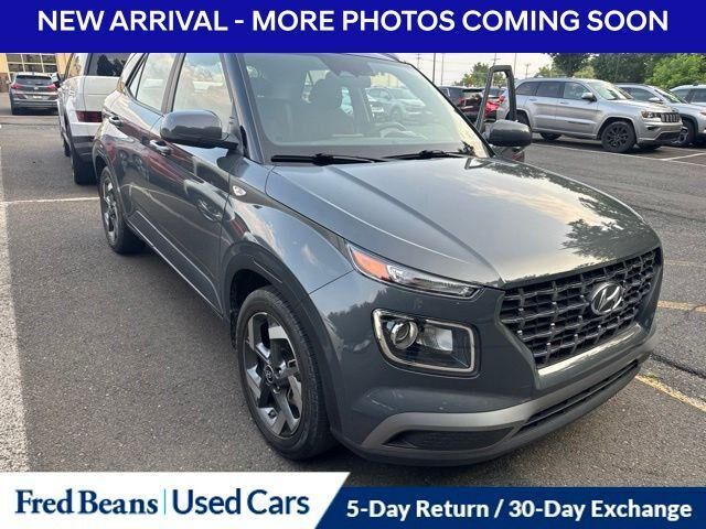 2023 Hyundai VENUE SEL — photo 1 of 26