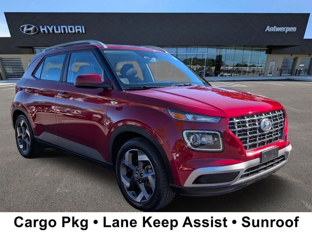 2023 Hyundai VENUE SEL — photo 1 of 13