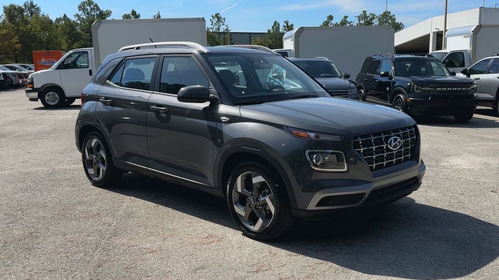 2025 Hyundai Venue SEL — photo 1 of 7