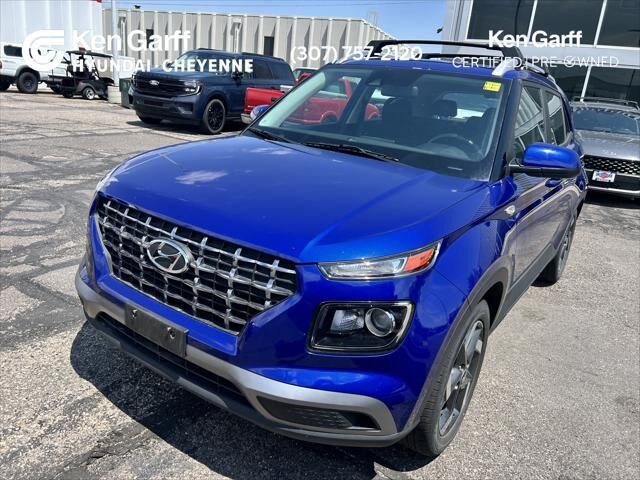 2022 Hyundai VENUE SEL — photo 1 of 17