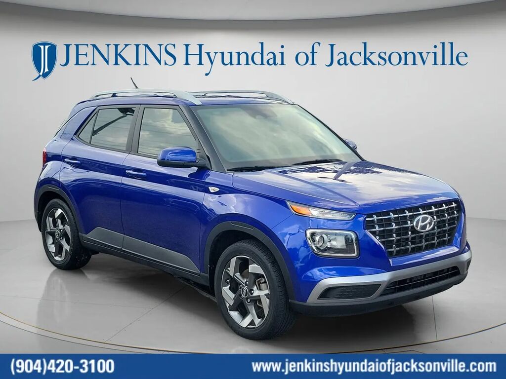 2024 Hyundai VENUE SEL — photo 1 of 13