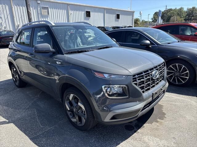 2025 Hyundai VENUE SEL — photo 1 of 1