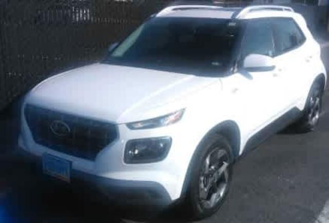 2025 Hyundai VENUE SEL — photo 1 of 2
