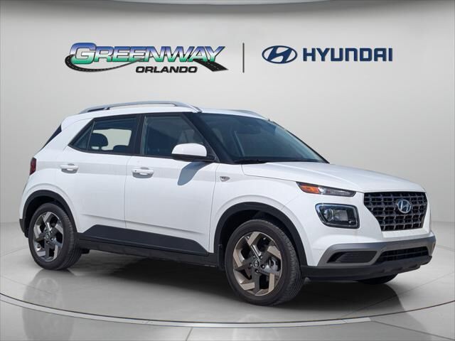 2025 Hyundai VENUE SEL — photo 1 of 13