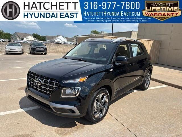 2023 Hyundai VENUE SEL — photo 1 of 13