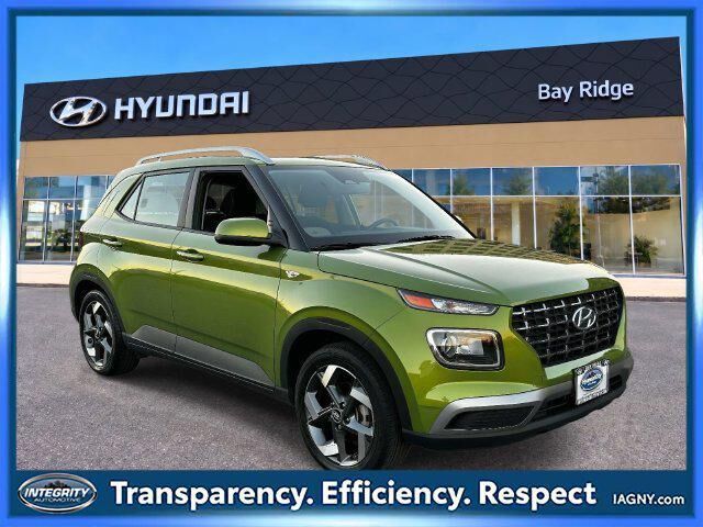 2024 Hyundai VENUE SEL — photo 1 of 13