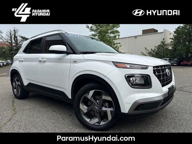 2024 Hyundai VENUE SEL — photo 1 of 13