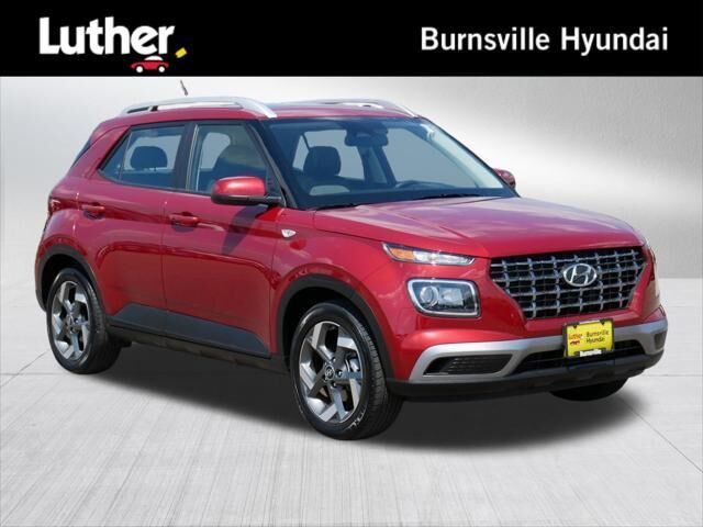 2024 Hyundai VENUE SEL — photo 1 of 13