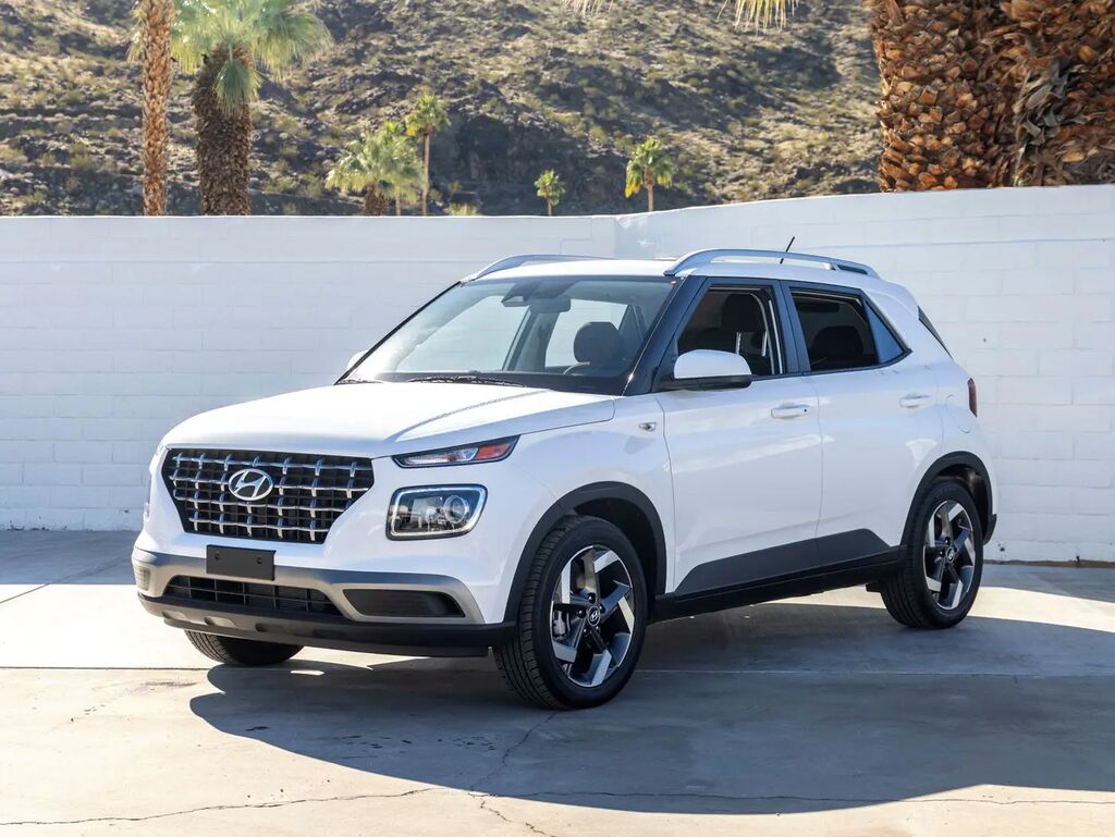2025 Hyundai VENUE SEL — photo 1 of 13