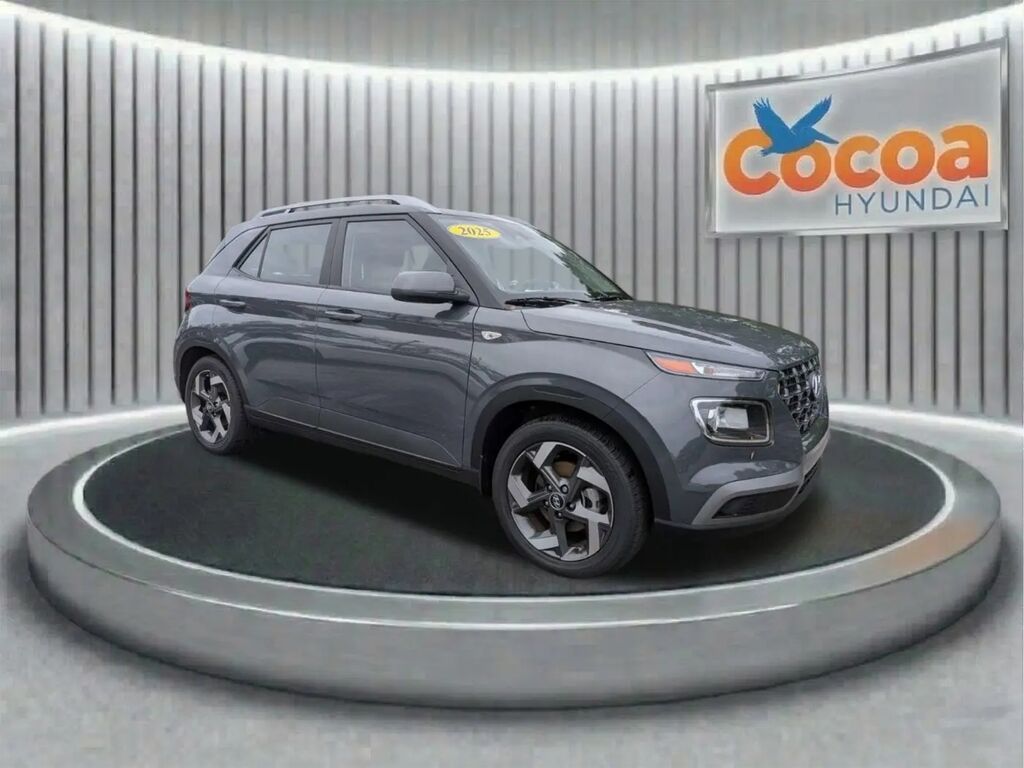 2025 Hyundai VENUE SEL — photo 1 of 13