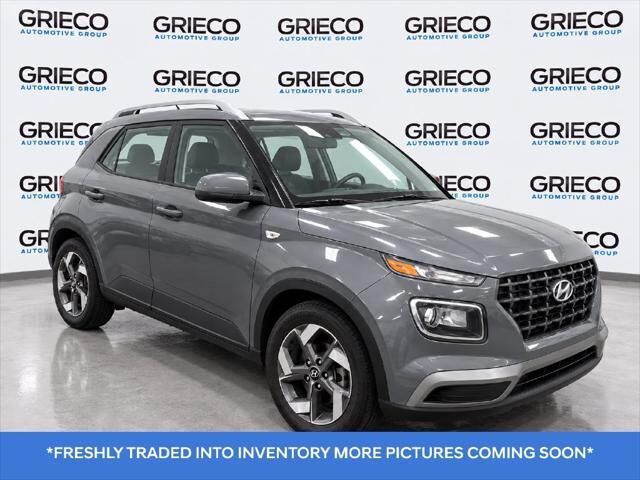 2023 Hyundai VENUE SEL — photo 1 of 4