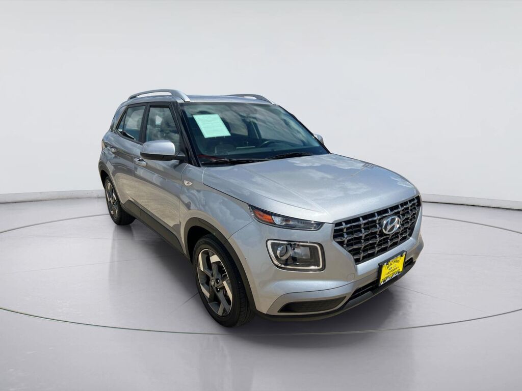 2024 Hyundai VENUE SEL — photo 1 of 14