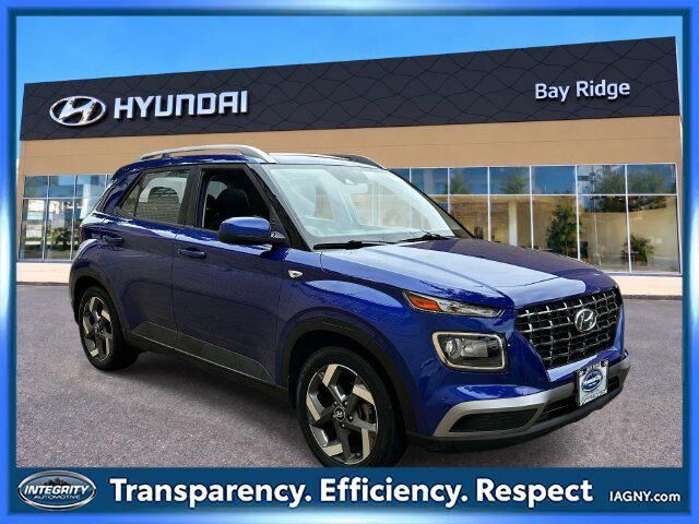 2024 Hyundai VENUE SEL — photo 1 of 13