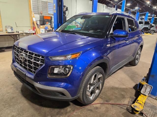 2021 Hyundai VENUE SEL — photo 1 of 50