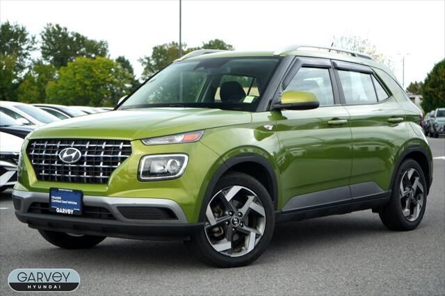 2023 Hyundai VENUE SEL — photo 1 of 14