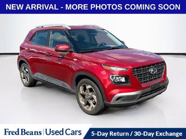 2023 Hyundai VENUE SEL — photo 1 of 13