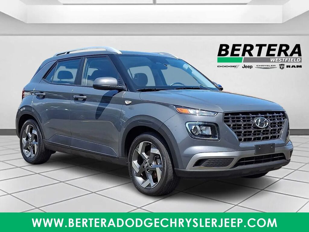 2024 Hyundai VENUE SEL — photo 1 of 13