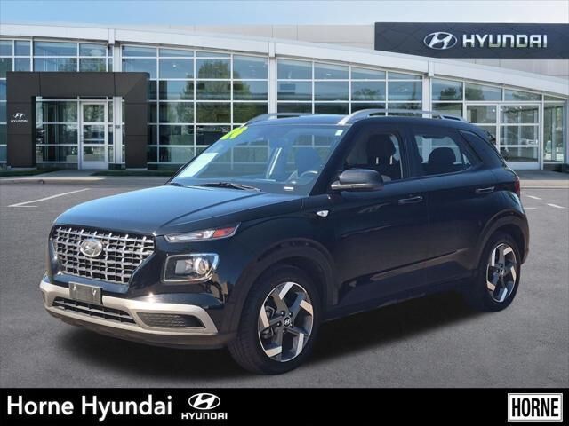 2025 Hyundai VENUE SEL — photo 1 of 13