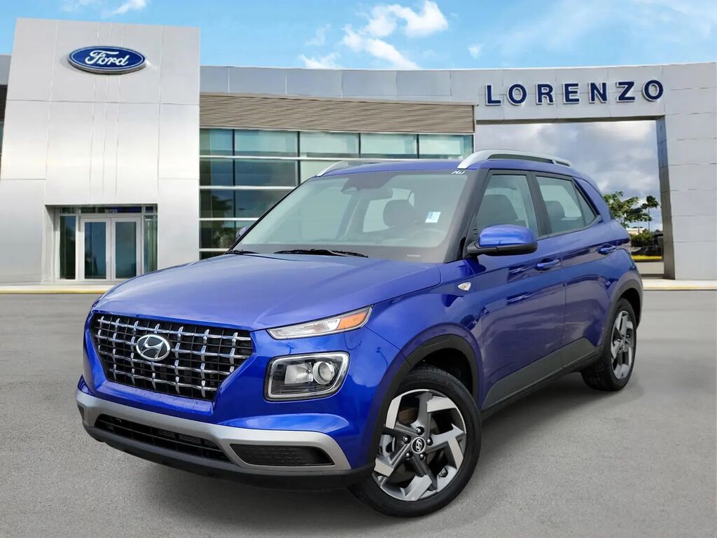 2025 Hyundai VENUE SEL — photo 1 of 13