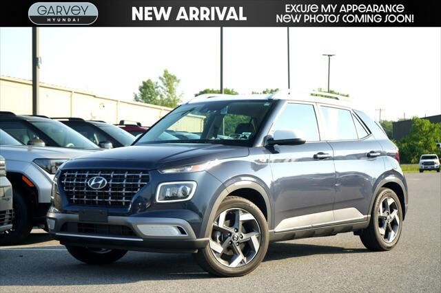 2021 Hyundai VENUE Denim — photo 1 of 14