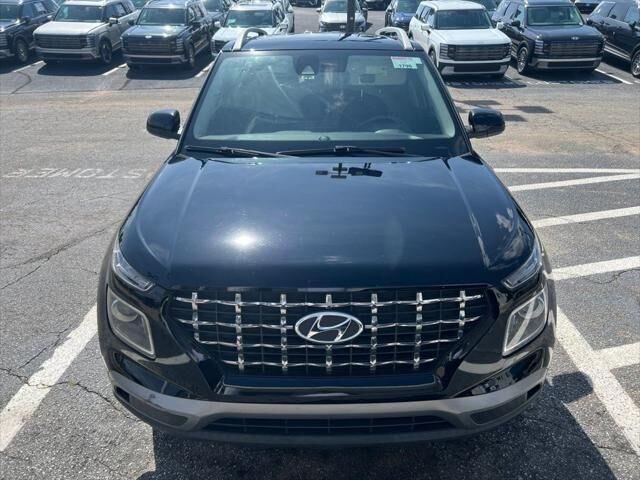 2022 Hyundai VENUE SEL — photo 1 of 8
