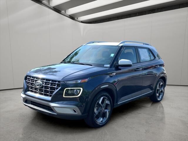 2022 Hyundai VENUE Limited — photo 1 of 16
