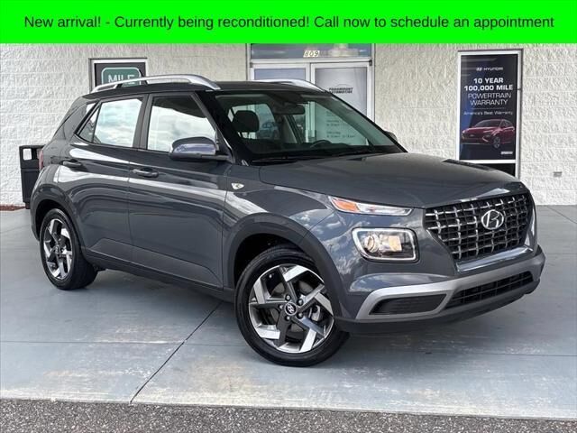 2024 Hyundai VENUE SEL — photo 1 of 39
