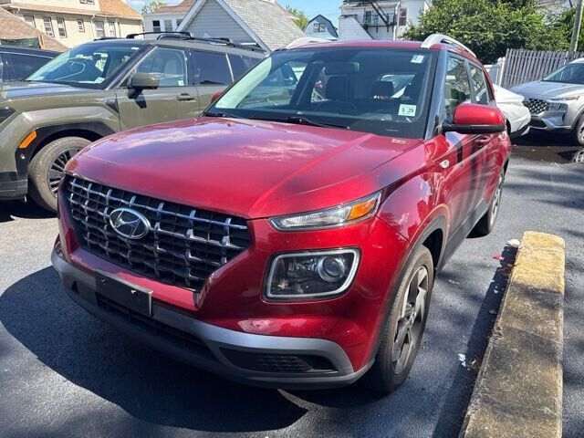 2024 Hyundai VENUE Limited — photo 1 of 6