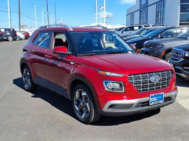 2025 Hyundai VENUE SEL — photo 1 of 13