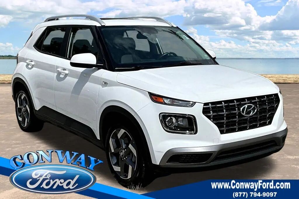 2025 Hyundai VENUE SEL — photo 1 of 24