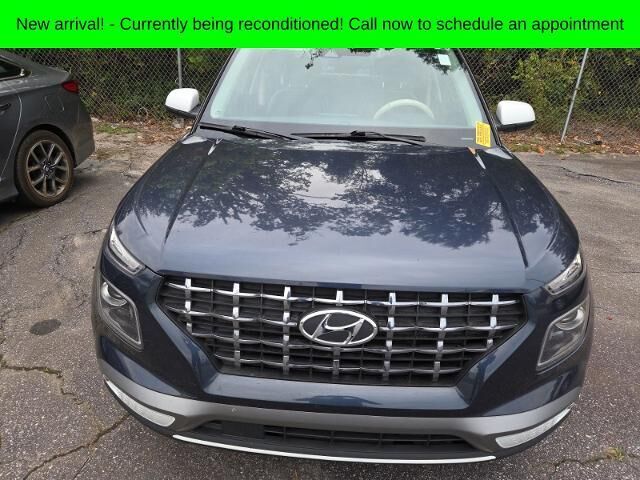 2022 Hyundai VENUE Limited — photo 1 of 11