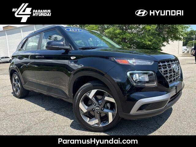 2023 Hyundai VENUE SEL — photo 1 of 13