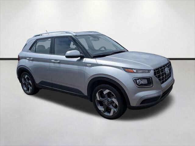 2023 Hyundai VENUE SEL — photo 1 of 13