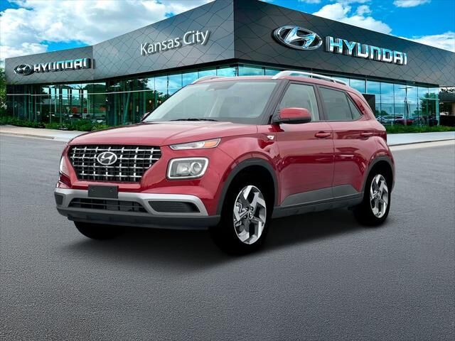 2025 Hyundai VENUE SEL — photo 1 of 13