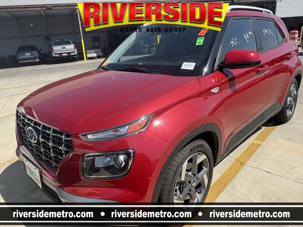2022 Hyundai VENUE SEL — photo 1 of 4