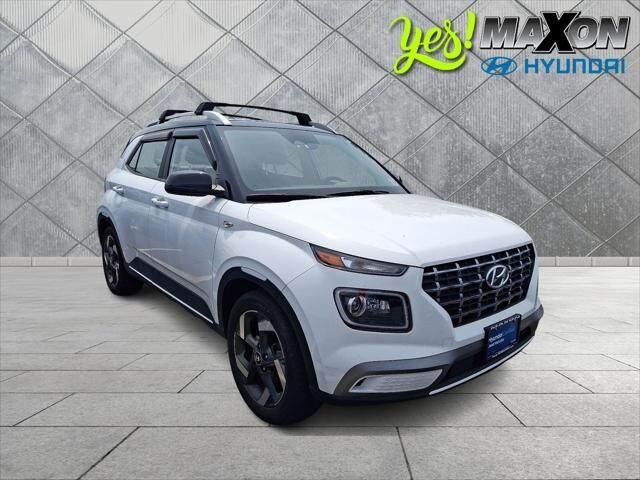 2023 Hyundai VENUE Limited — photo 1 of 17