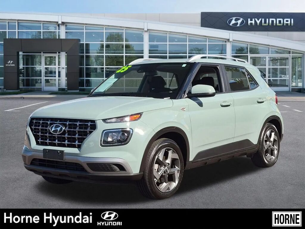 2025 Hyundai VENUE SEL — photo 1 of 13