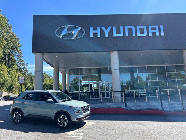 2025 Hyundai VENUE Limited — photo 1 of 12