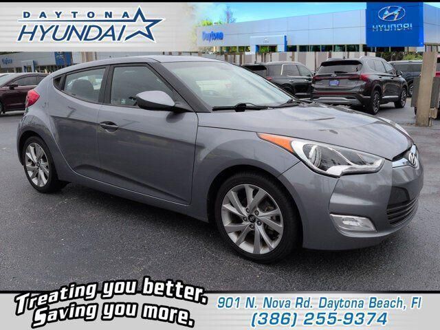 2017 Hyundai VELOSTER Base — photo 1 of 26