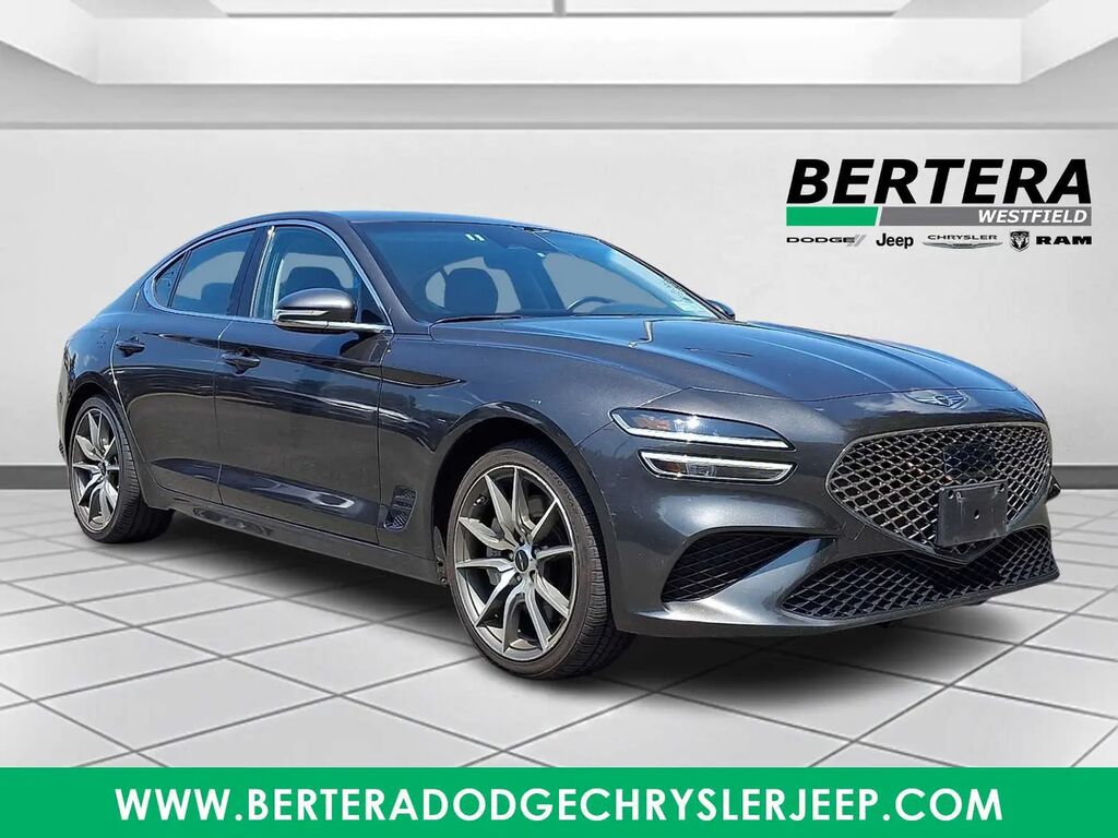 2025 Genesis G70 2.5T Standard — photo 1 of 13