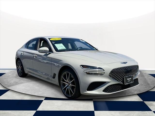 2025 Genesis G70 2.5T Standard — photo 1 of 13