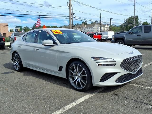 2025 Genesis G70 2.5T Standard