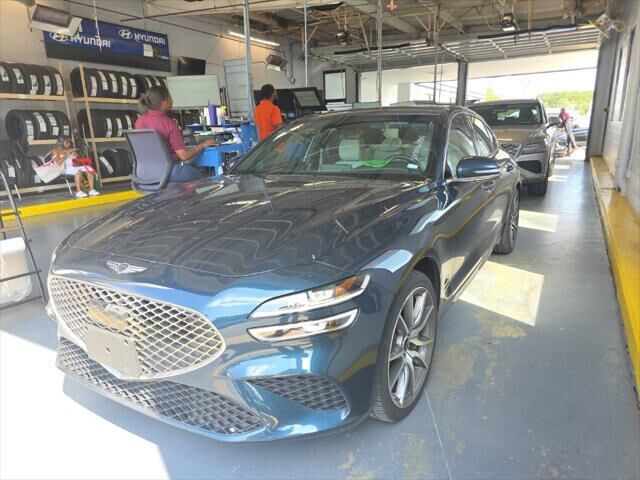 2025 Genesis G70 2.5T Standard — photo 1 of 4